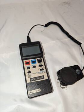 Lx-107 Lutron Portable Digital Light Meter Lux/luminometer With Sensor