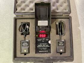 Spectroline Dse-2000a Radiometer / Photometer With White Light And Black Uv