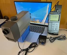 J1823 Tektronix 1 Degree Luminance Head With J17 Photometer / Radiometer
