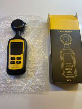 Smt912 Urceri Light Meter Digital Illuminance Handheld With Temperature 200 000 Lux New-in-box